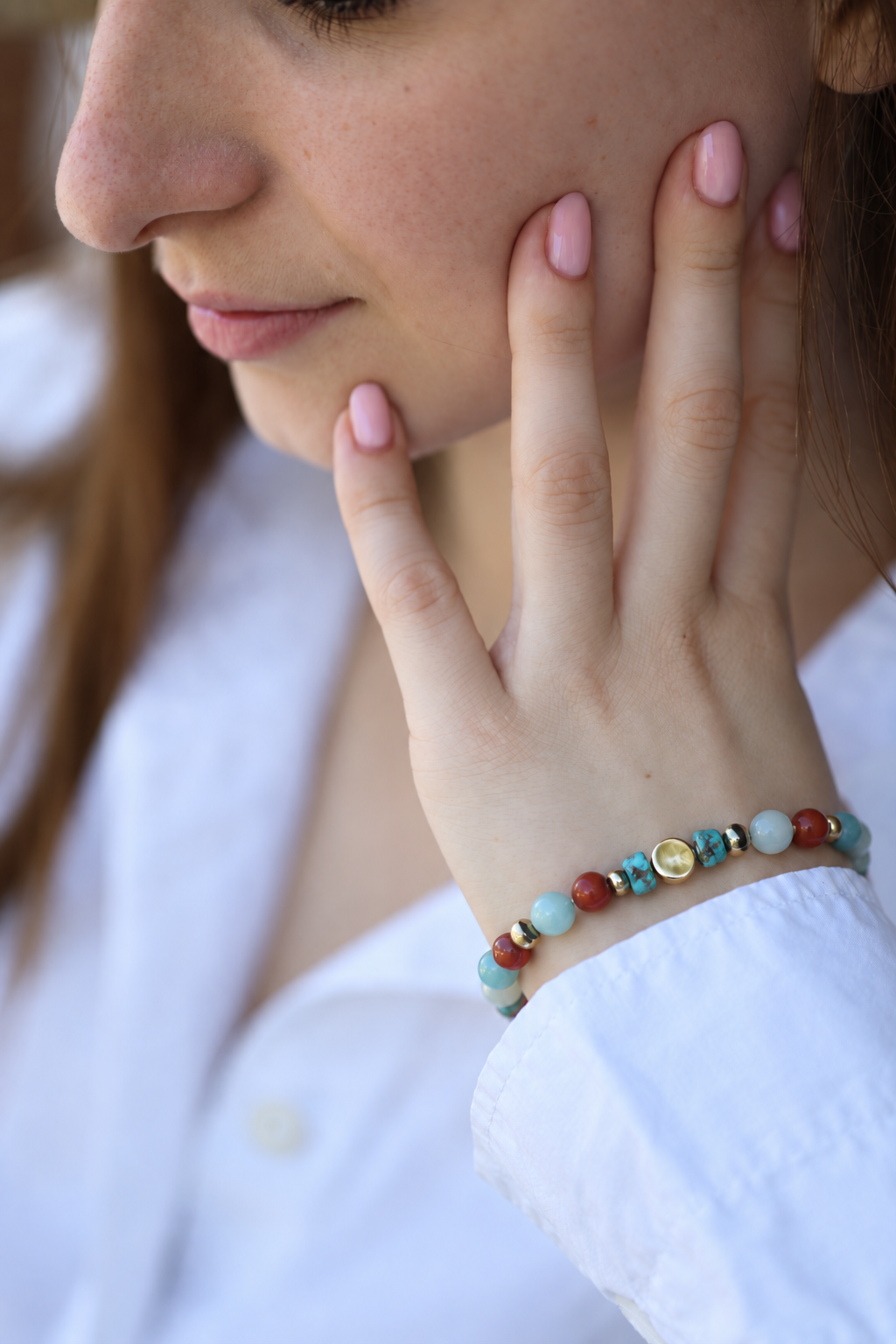 Bracelet entre deux rives porté au poignet — Atelier Sémio