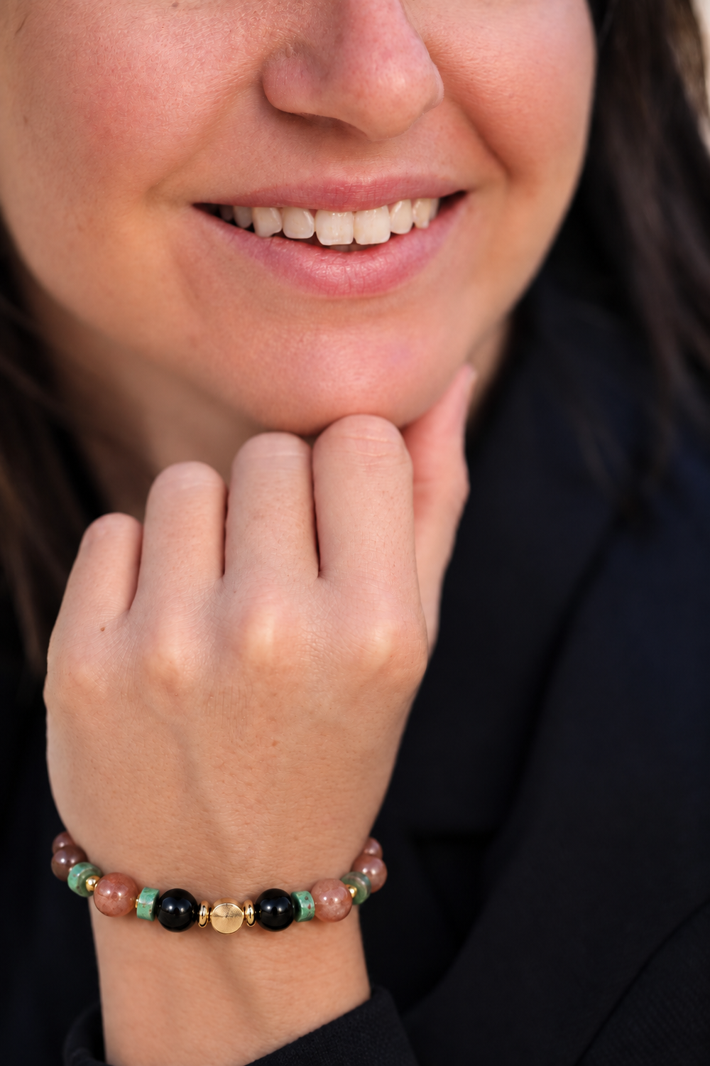 Bracelet le jour revient porté au poignet — Atelier Sémio