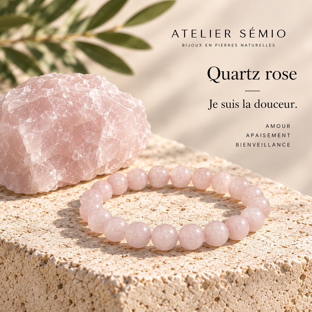 Bracelet en quartz rose avec pierre brute, univers Atelier Sémio. Je suis la douceur. Amour, apaisement, bienveillance.