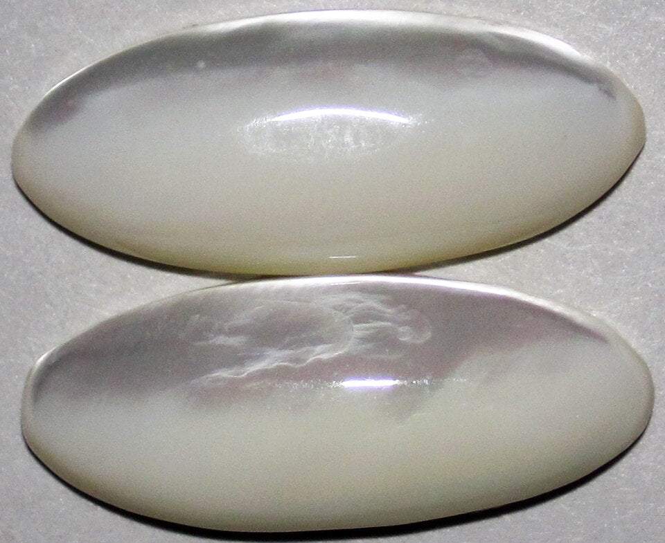 Nacre : cabochons polis